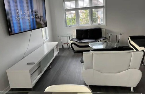 Aylmer Apartment | Paradis Palace 3