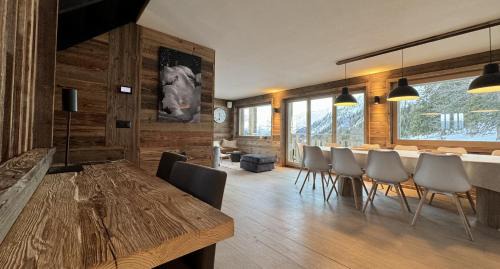 Vex Ski Chalet | Paradis Perdu SKI IN & QUIET chalet 14 personnes