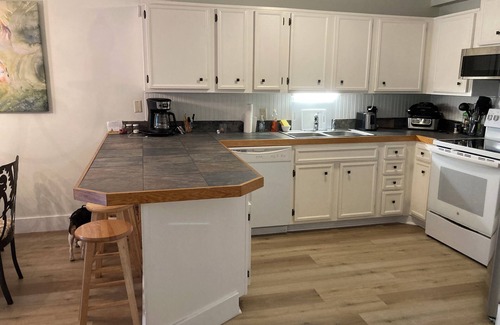 Hilton Head Island Condo | PARADISE 203 UPDATED LRG 2/2 Sleep6. FALL SPECIALS NOW Beach Indoor pool HOTTUB