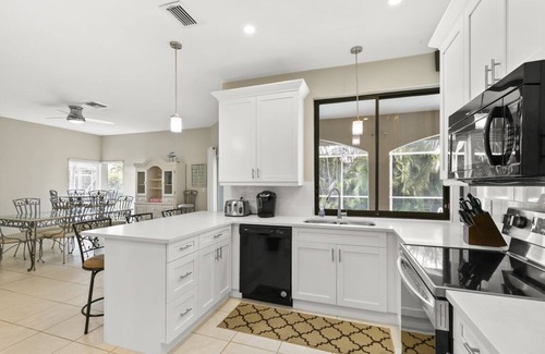 Marco Island House | Paradise - 5 min walk to beach! 3 bedroom, 2 bath, sleeps 8!