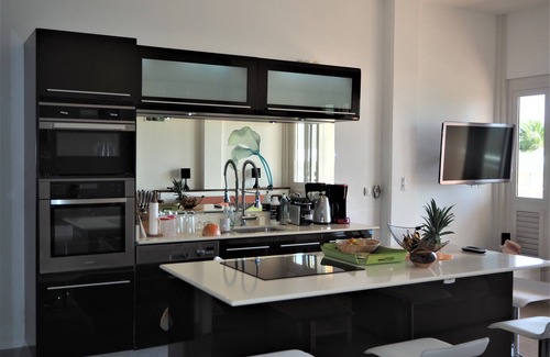 Anse des Rochers Apartment | Paradise Apartment with Sea View