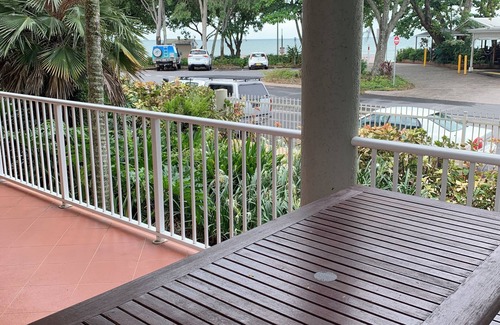 Holloways Beach Apartment | Paradise at Holloways Beach - 1 bedroom apartment 15 minutes from Cairns