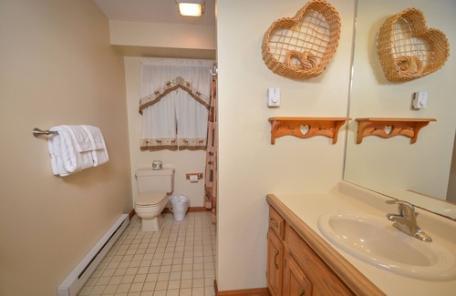 Oakland House | Paradise at Penn Cove | Walk to the Dock Slip!