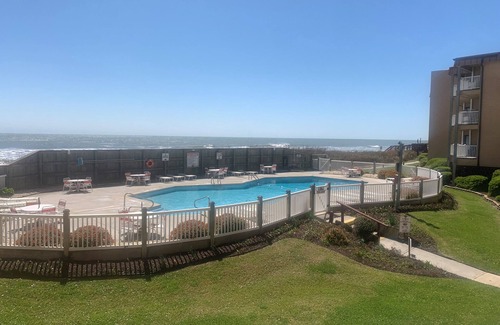 Sneads Ferry Condo | Paradise awaits! Beachfront condo with everything you need!