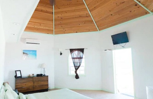 Rokers Point Hotel | Paradise Bay