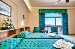Cirkewwa Hotel | Paradise Bay Resort