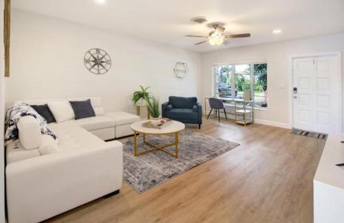 Lake Estates House | Paradise Bay Waterfront Waterman's Retreat N Fort Lauderdale