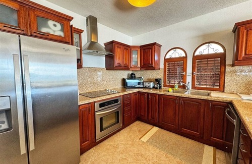 Simpson Bay Condo | Paradise Beach La Siesta, ground floor, beach & sunsets! Backup generator!