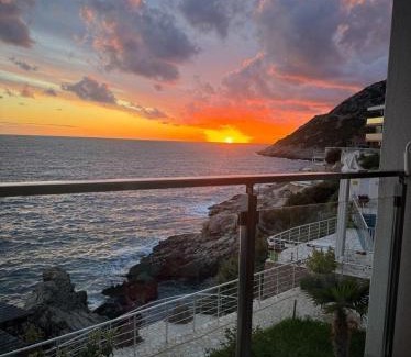 Dobra Voda Apartment | Paradise beachfront view 2
