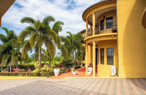 Plantation Village Villa | Paradise Chalet Luxurious Villa - Private chef, butler and daily house keeping.
