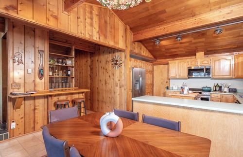 Ketchikan House | Paradise cove - A Mid-Century Modern Waterfront Retreat