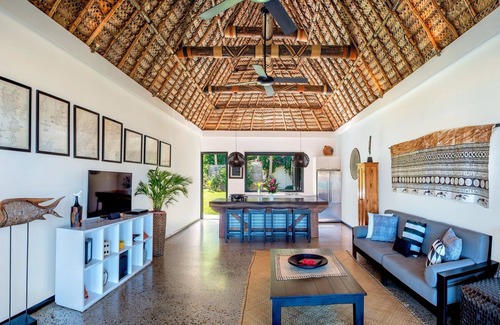 Naukacuvu Island Resort | Paradise Cove Resort