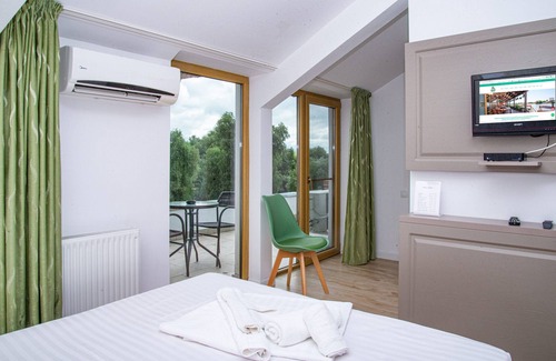 Pardina Hotel | Paradise Delta House