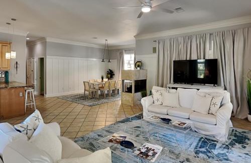 Crystal Beach House | Paradise Escape