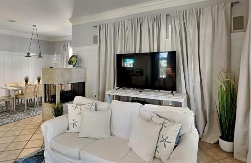 Crystal Beach House | Paradise Escape