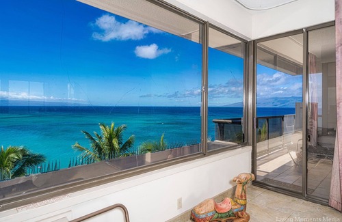 Kahana Condo | PARADISE FOUND! 2 BEDROOM CONDO .OCEANFRONT WEST MAUI LOCATION