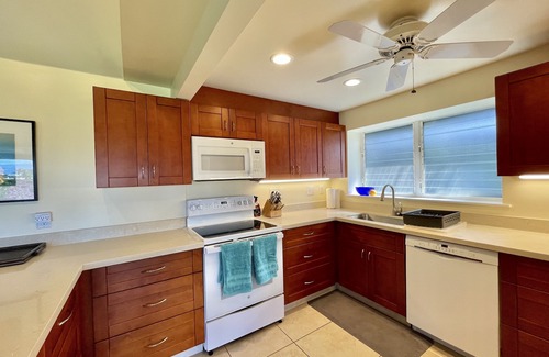 Kaanapali Cottage | Paradise Found: Spacious & Comfortable Hawaiian Cottage