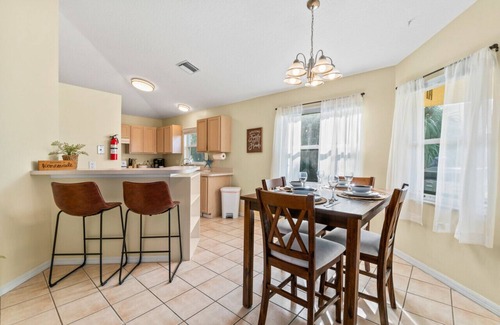 Indialantic House | Paradise Getaway Townhome - 3/2 - Walk to the Beach