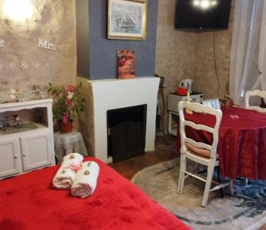 Ferolles Bed & Breakfast | Paradise Grand Jardin et Terrasse 2 chambres