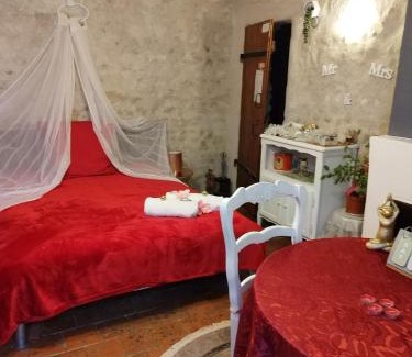 Ferolles Bed & Breakfast | Paradise Grand Jardin et Terrasse 2 chambres