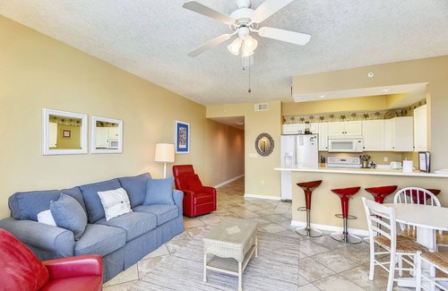 Fort Walton Beach Condo | Paradise Gulfside @ Destin West | Gulf Views | FREE Beach Chairs | 6 Pools | Lazy River