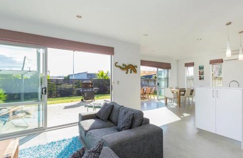 Omaha House | Paradise Haven - Omaha Holiday Home