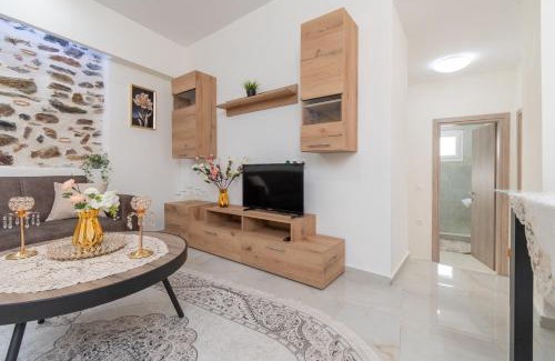 Paradhisos Apartment | Paradise House