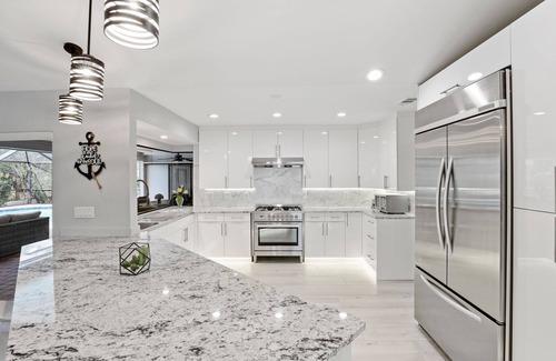 Palm River Estates House | Paradise house on channel 10 minutes to the beach