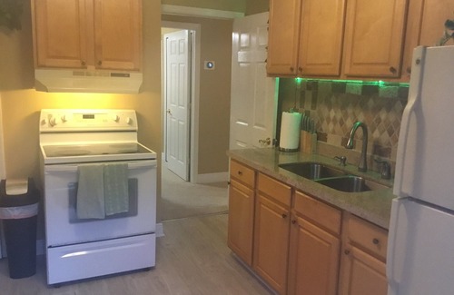 Lake Mary Apartment | Paradise in a country setting. 2 BDRM 1100 SQ FT apartment. 1 King ,1 Queen