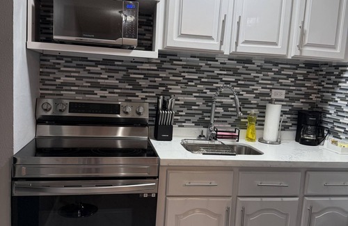 Constant Spring Apartment | Paradise in the city - rental unit in Kingston Jamaic