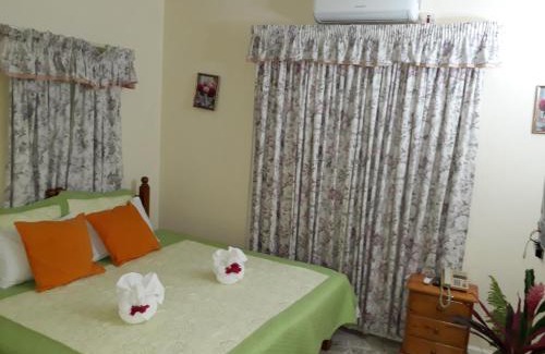 Snow Hill Hotel | Paradise Inn