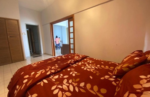 Taman Haji Zainal Apartment | Paradise lagoon apartment