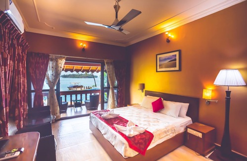 Tonse West Hotel | Paradise Lagoon