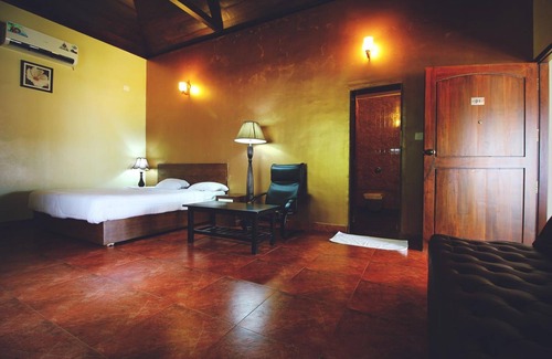 Tonse West Hotel | Paradise Lagoon