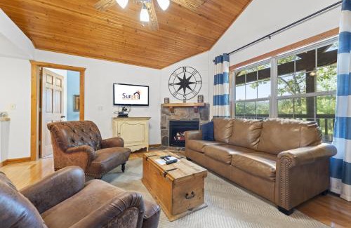 Reeds Spring Cabin | Paradise Lodge Home