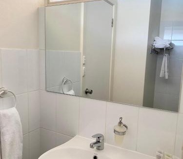Busselton Hotel | Paradise Motel Busselton