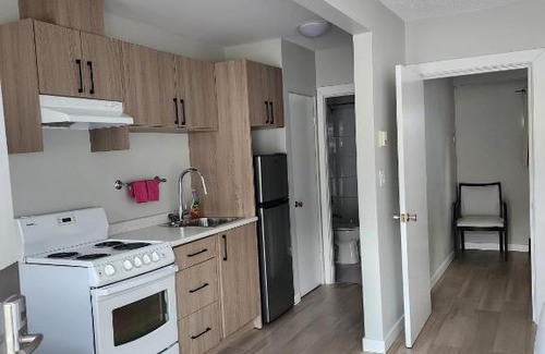 Sicamous Hotel | Paradise Motel