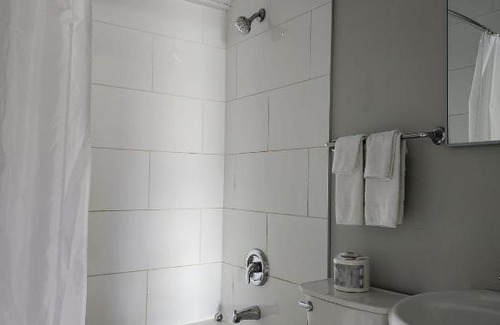 Sicamous Hotel | Paradise Motel