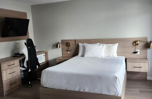 Sicamous Hotel | Paradise Motel