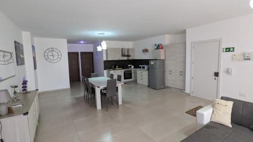 Ghajnsielem Apartment | Paradise