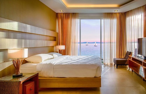 Bang Lamung Apartment | Paradise Ocean View Beach Front Condomimium In Pattaya