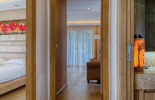 Bang Lamung Apartment | Paradise Ocean View Beach Front Condomimium In Pattaya