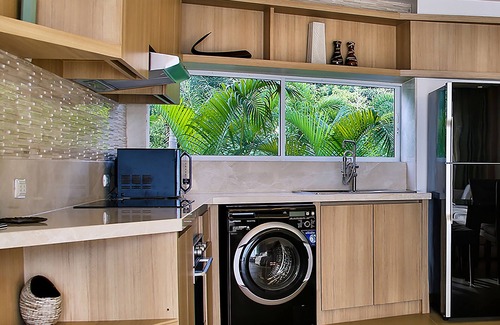 Bang Lamung Apartment | Paradise Ocean View Beach Front Condominium In Pattaya