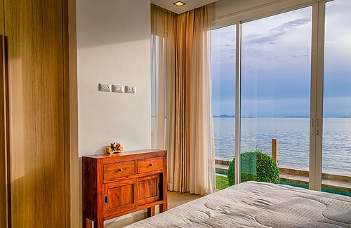 Bang Lamung Apartment | Paradise Ocean View Beach Front Condominium In Pattaya