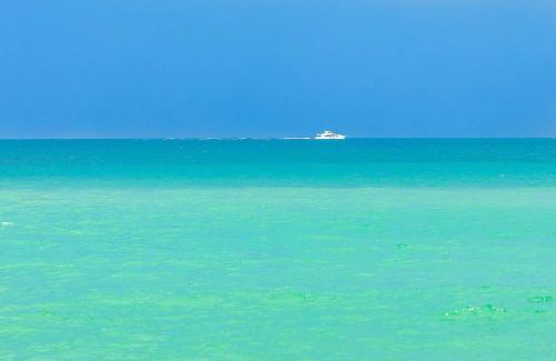 Hollywood South Central Beach Apartment | Paradise on Hollywood Beach 2 bed 2 bath