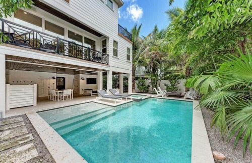 Anna Maria House | Paradise on Park Ave
