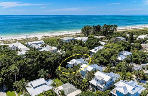 Anna Maria House | Paradise on Park Ave