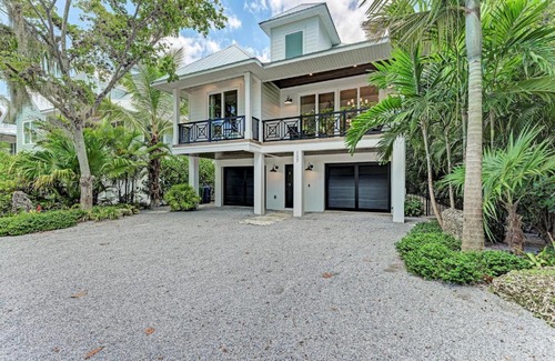 Anna Maria House | Paradise on Park Ave