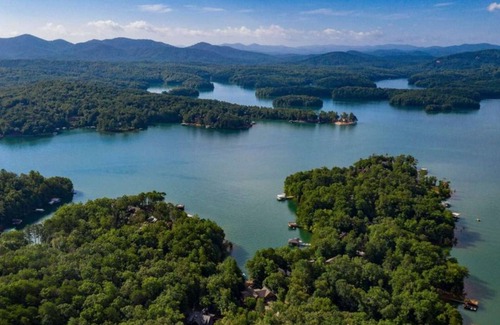 Blue Ridge House | Paradise on the Lake!