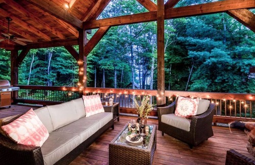 Blue Ridge House | Paradise on the Lake!